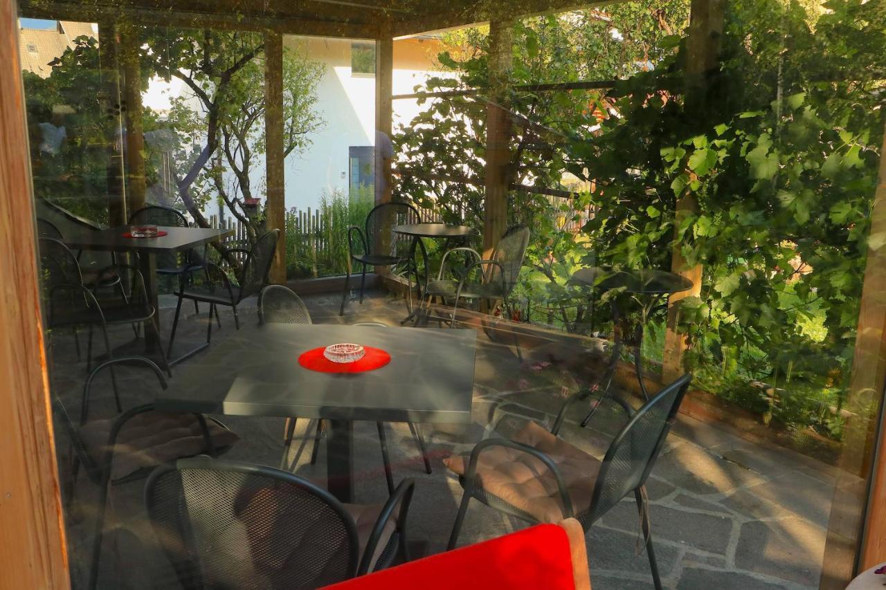 B&B Fruehlingsheim ราชีเนส ภายนอก รูปภาพ